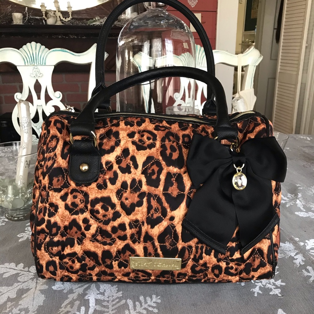 Animal print Med size quilted purse